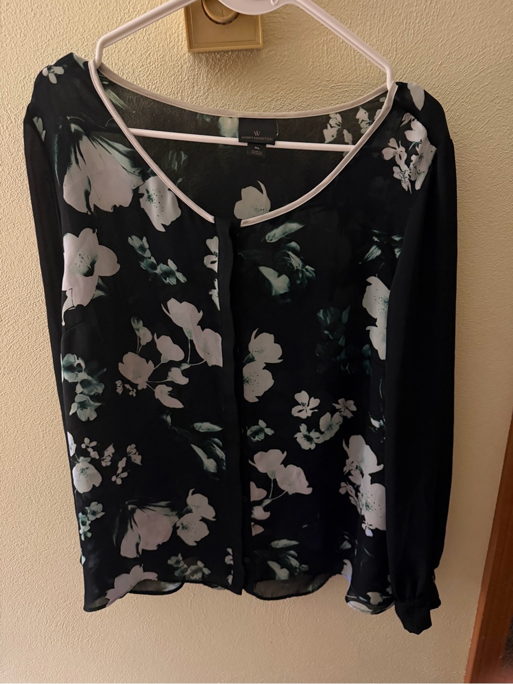 Worthington Black Floral Button-Front Blouse